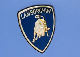 Стоит как квартира в центре: какие авто выбирают свердловские богачи