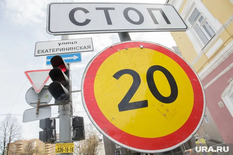 Автомобилистам с детьми в салоне придется ездить медленнее на 20 км/ч