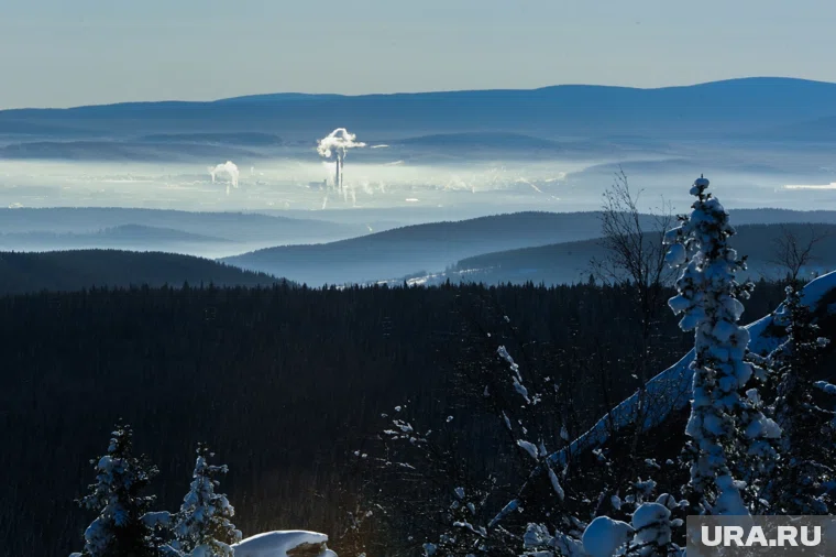 Ребята оправились кататься на мотоцикле в районе горы Казарменный Гребень