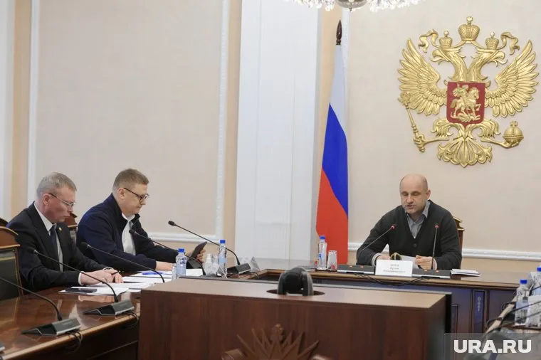 Совещание Жога (в центре)  провел в Челябинске 21 февраля