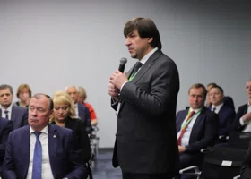 Плата за парковку самокатов и подарки коллегам: главное с презентации Тюмени на общероссийском форуме