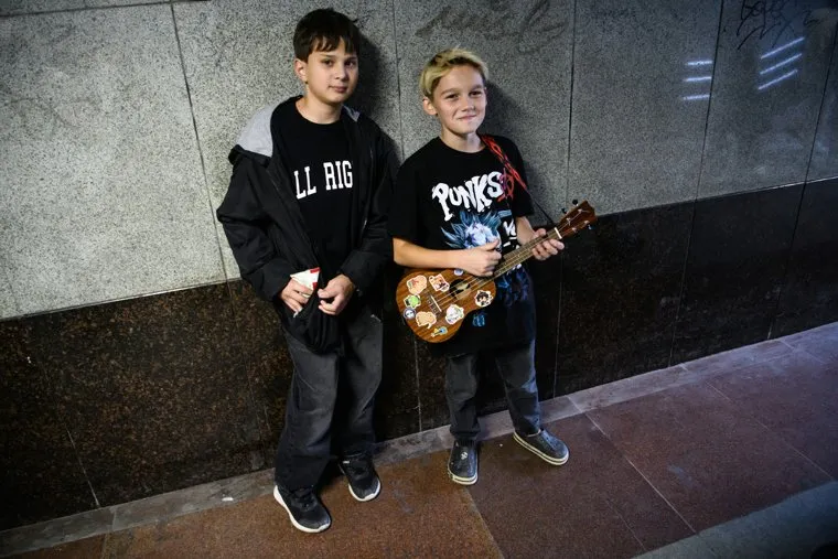 Школьники и студенты на городских улицах в День знаний. Екатеринбург