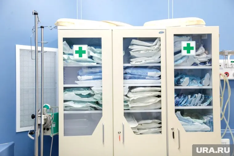 В больнице мужчину, который хотел сдать анализы на коронавирус, отправили на выход через черный ход