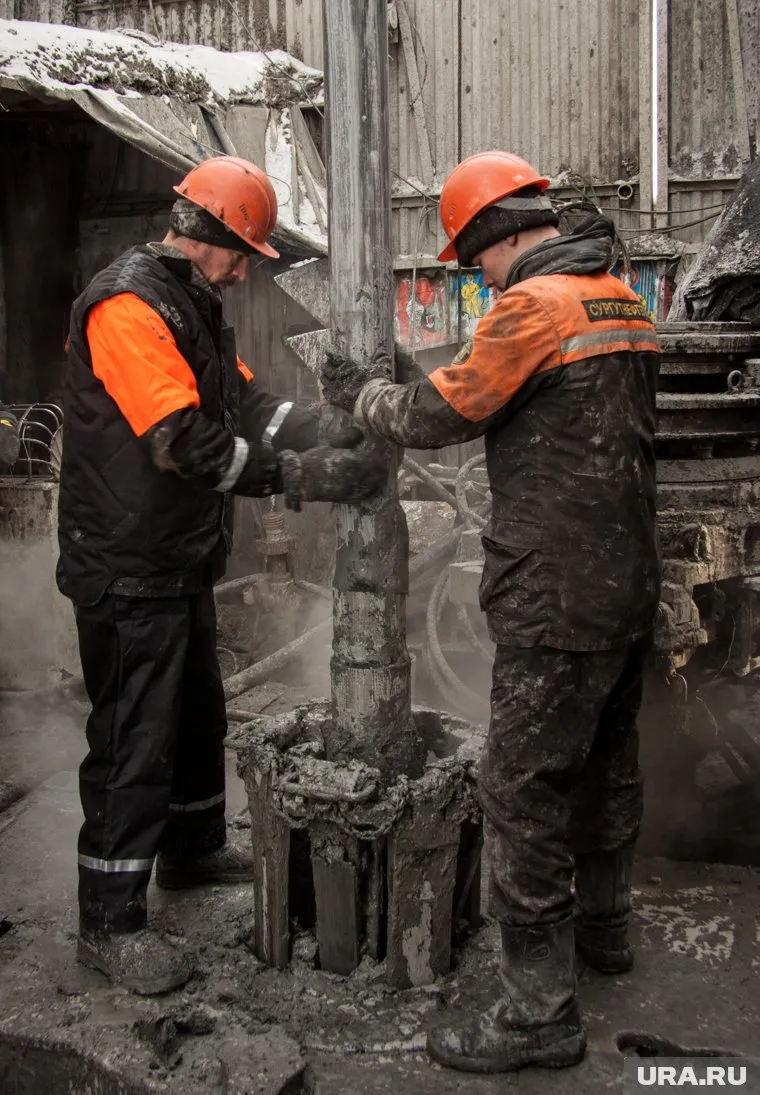 Обеды у нефтяников оказались дешевле, чем у депутатов