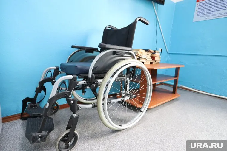 Инвалид I группы несколько месяцев не может покинуть испорченную аварией квартиру (фото из архива)