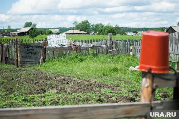 Вода затопила огороды в Катав-Ивановске (архивное фото)