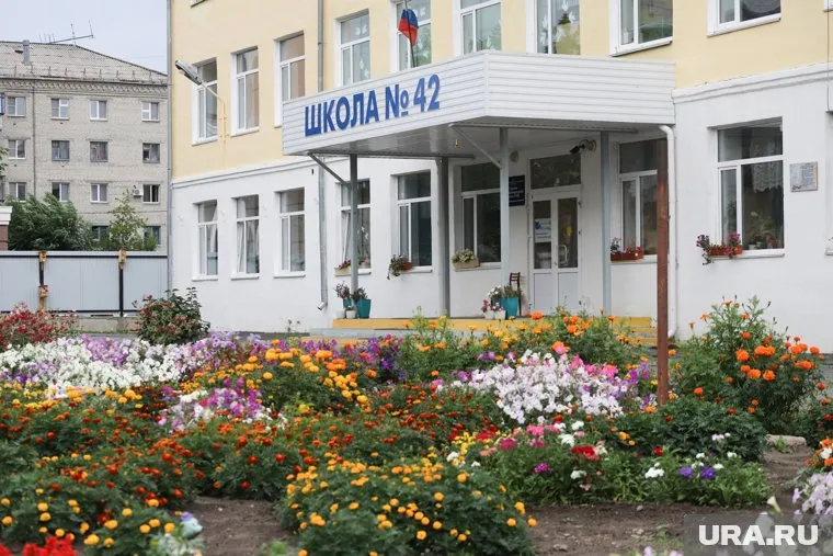 Одна из школ, за ремонт которой подрядчику не заплатили (архивное фото)