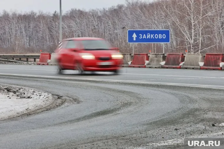 Новая дорога из микрорайона Зайково не была построена к моменту перекрытия поворота с трассы «Иртыш»