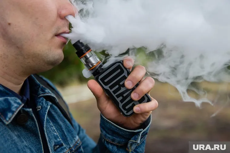 По мнению Минздрава, нельзя утверждать, что от электронных сигарет меньше вреда, чем от обычных (курение в принципе вредно для здоровья)