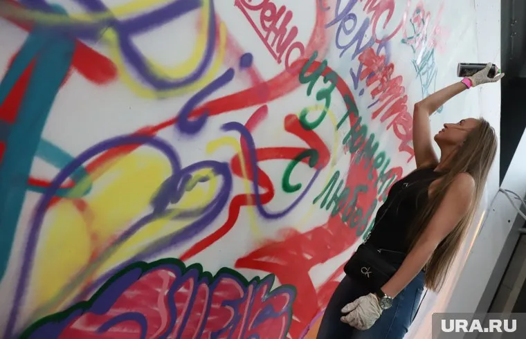 Художники превратят вагон в арт-локомотив