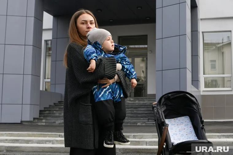 Родители Миши борются за здоровье своего ребенка последние несколько лет