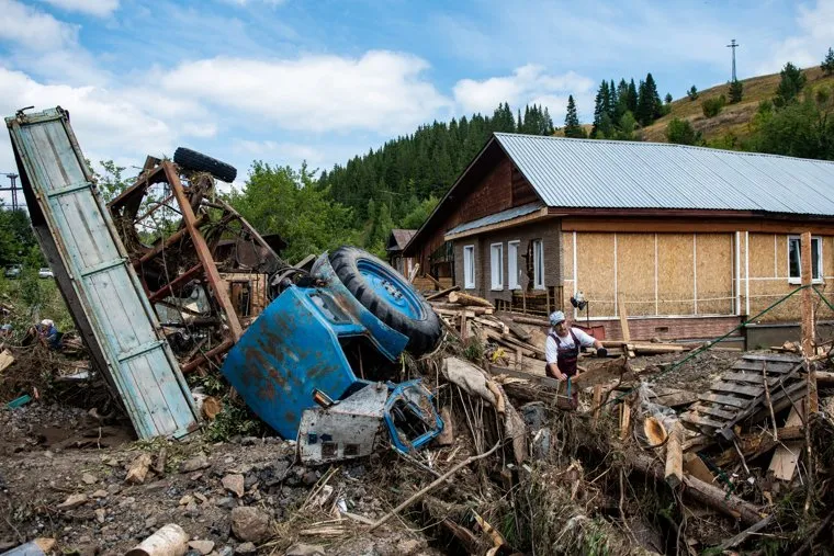 Последствия паводка в городе Нижние Серги. Свердловская область