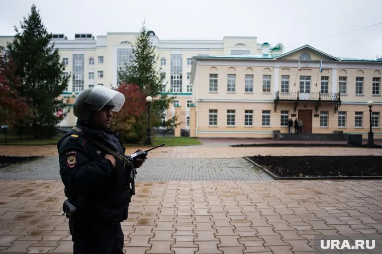 Накануне была заминирована резиденция губернатора Свердловской области