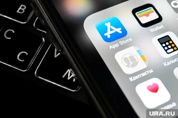 Россия ведет переговоры с Apple, чтобы на iPhone можно было установить отечественный аналог App Store