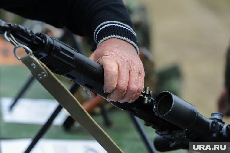 Росляков якобы сразу шел в кабинет диретора