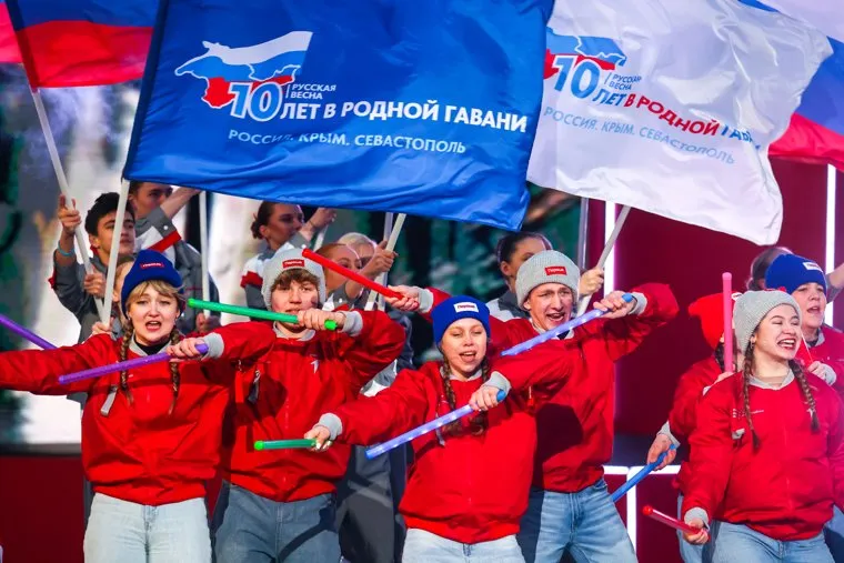 Концерт "10 лет в родной гавани, Крымская весна" на Красной площади. Москва