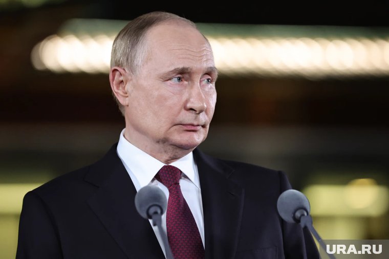 Путин снова облачился в военную форму. Фото