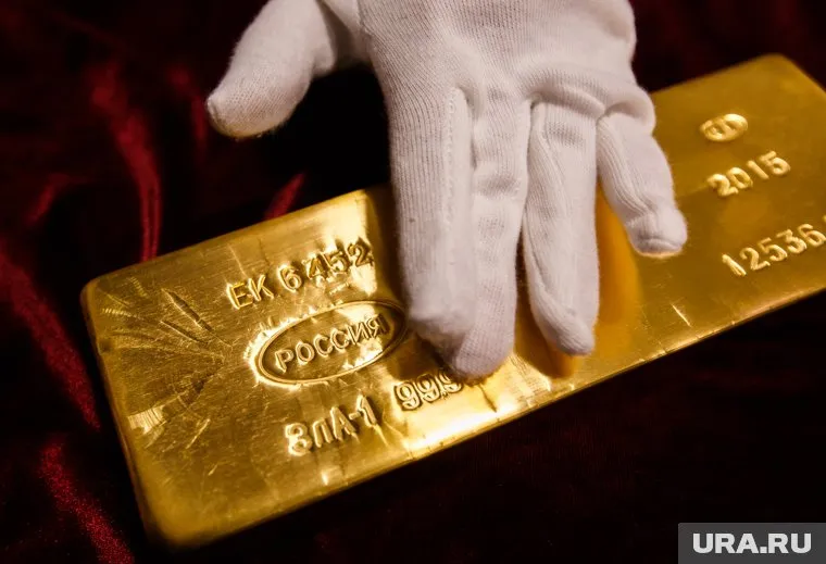 Блокировка золотого резерва России позволит еще сильнее изолировать ее от мировой экономики, заявил Ангус Кинг