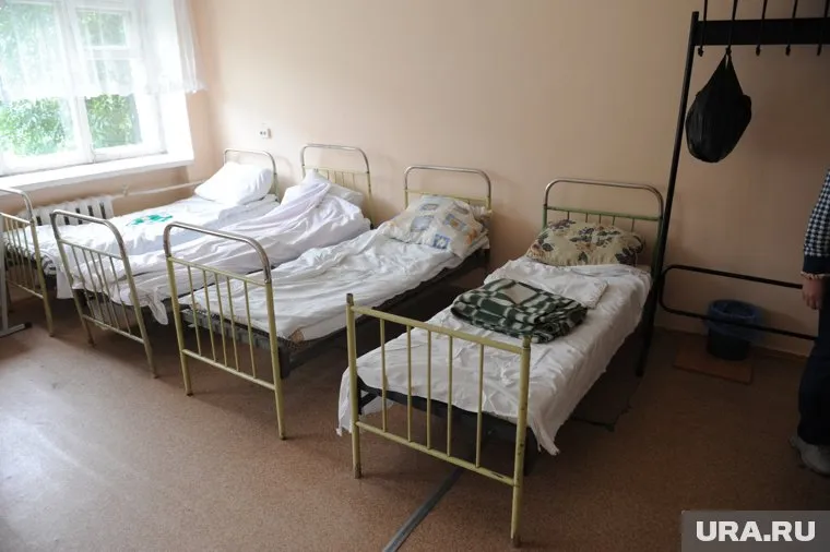 Для жильцов пострадавшего дома в школе №3 были организованы спальные места и горячее питание