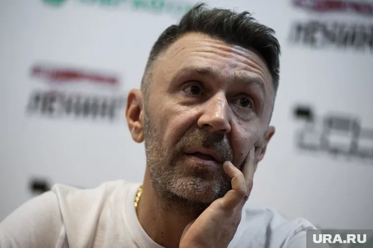 Сергей Шнуров обзавелся новой возлюбленной