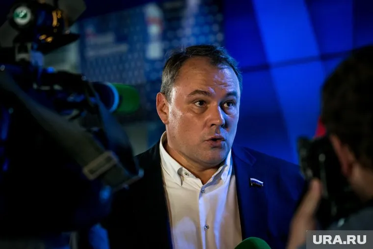 Зарубежные компании в России национализируют, заявил Толстой