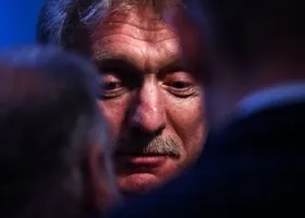 Песков оценил вероятность продления пасхального перемирия