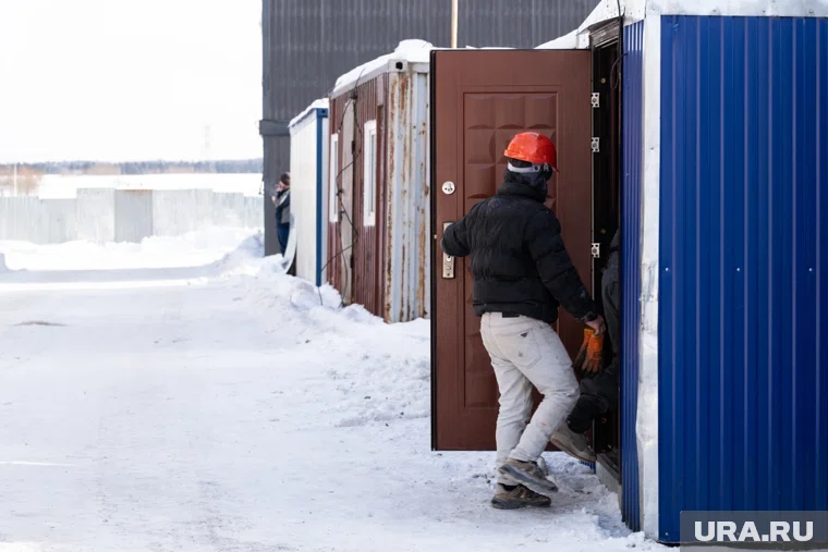 Вахтовый поселок на нефтяном месторождении в ХМАО продают по цене загородного дома