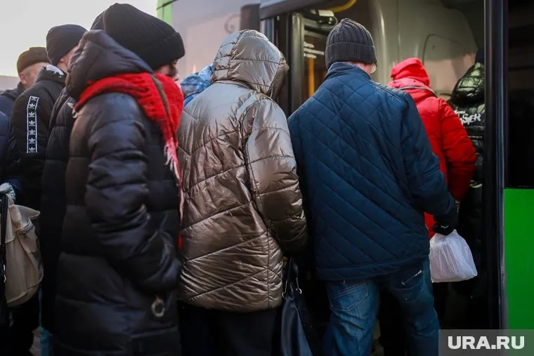 Из-за холодной погоды многие автобусы не смогли выйти на линию