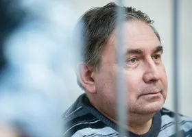 Суд ограничил свердловского экс-министра ЖКХ, которого выпустили на свободу