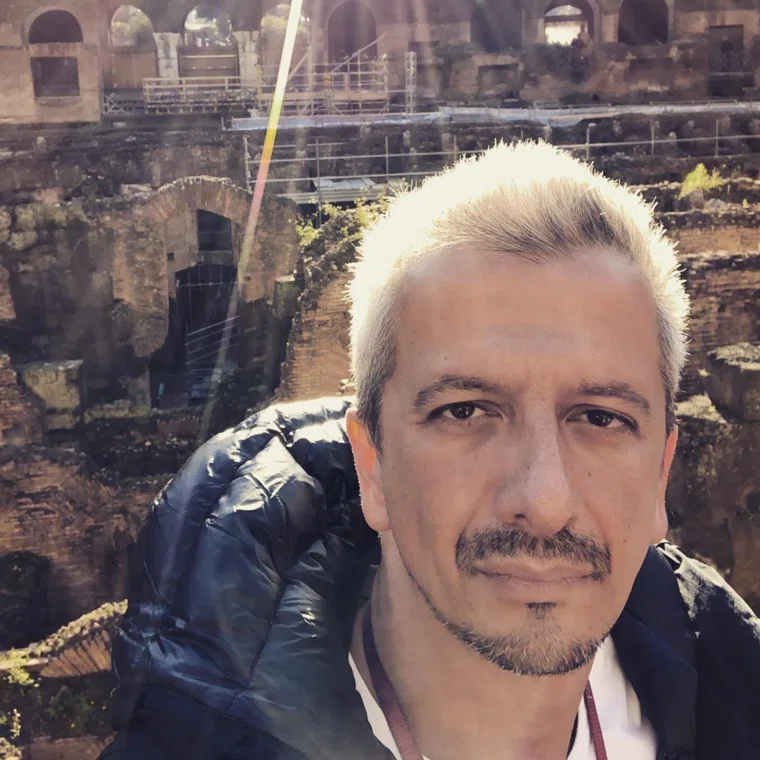 Врачи «собрали переломанный нос» режиссера