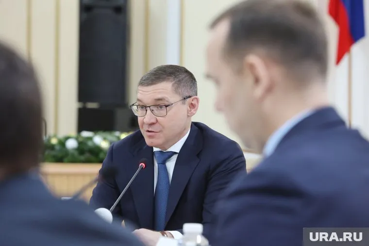 Владимир Якушев поздравил восьмерых уральцев — суперфиналистов конкурса «Лидеры России»