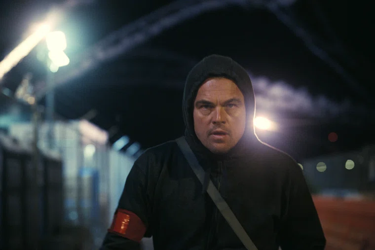 «Битва за битвой» (One Battle After Another), 18+ — криминально-драматический фильм 2025 года