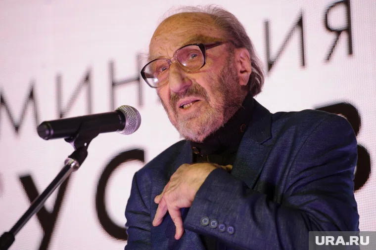 Доска появилась на месте, где работал Виталий Волович