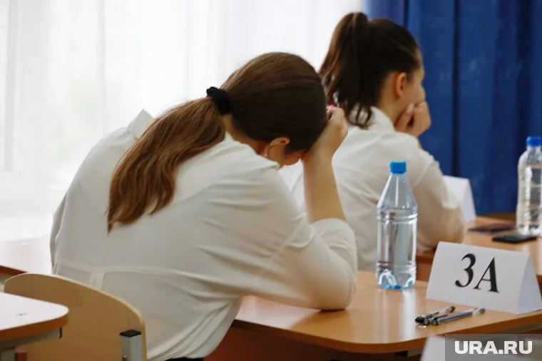 С испытанием по обществознанию можно поступить в три института КГУ