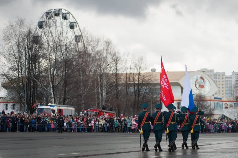 Военный парад, посвященный 73-й годовщине победы в Великой Отечественной войне. Свердловская область, Верхняя Пышма