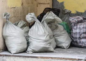 В ХМАО выросла стоимость услуг по вывозу мусора