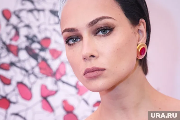 Настасья Самбурская ищет сильного мужчину