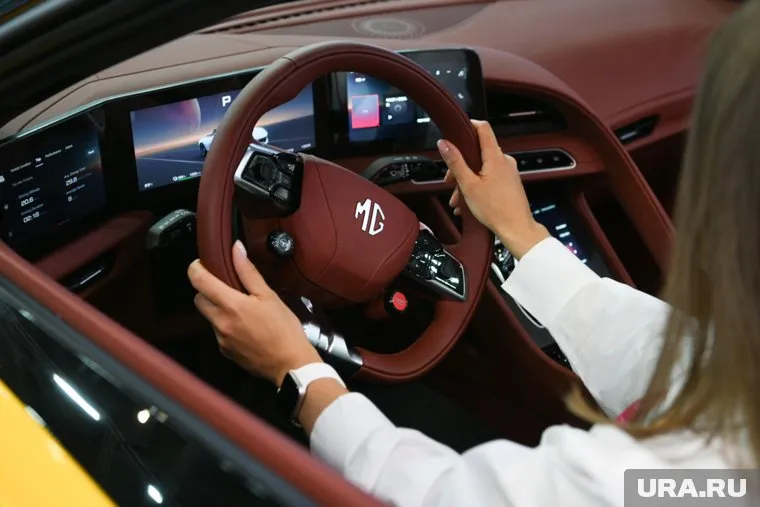 Эльвира Смирнова, по словам ее соседки по даче, меняла машины почти каждые три года (фото из архива)