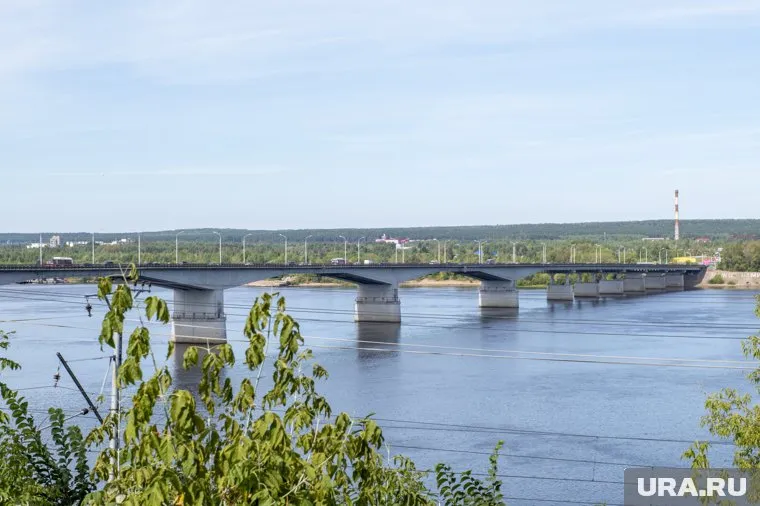 Киргизия обвинила Таджикистан в подрыве 36-метрового моста на реке Ак-Суу