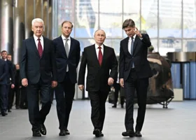 Путин и Собянин открыли движение по новому участку Троицкой линии метро