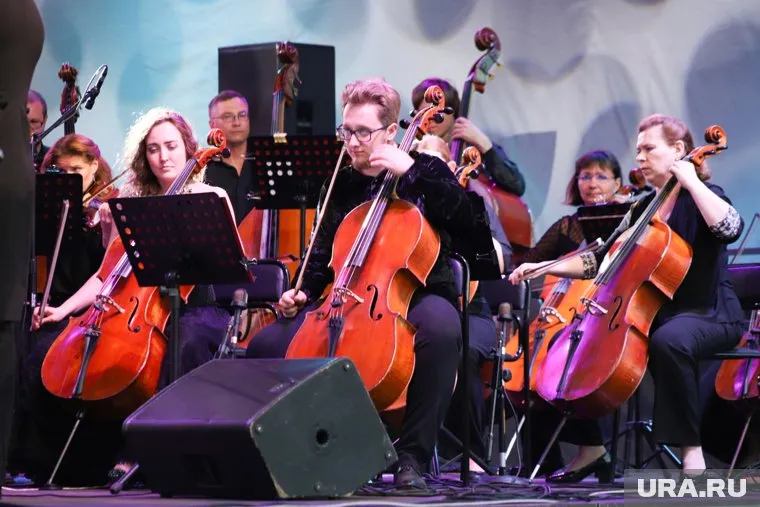 «Симфониаду» провели на Троицкой площади возле филармонии