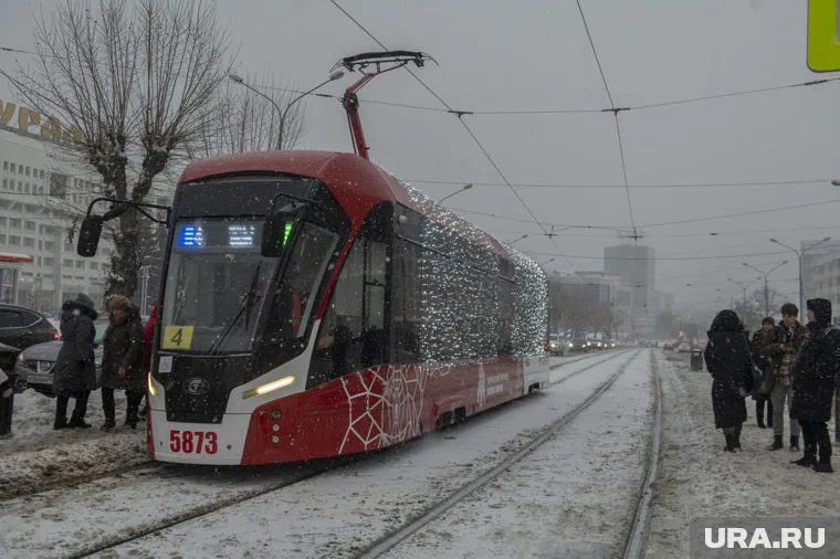 В первые дни 2026 года трамвай придется ждать дольше обычного