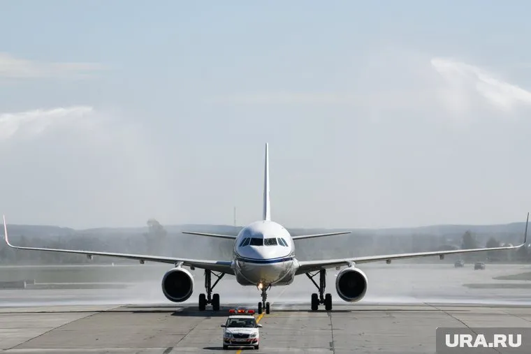 Выполнять авиаперелеты будут на самолетах SSJ100