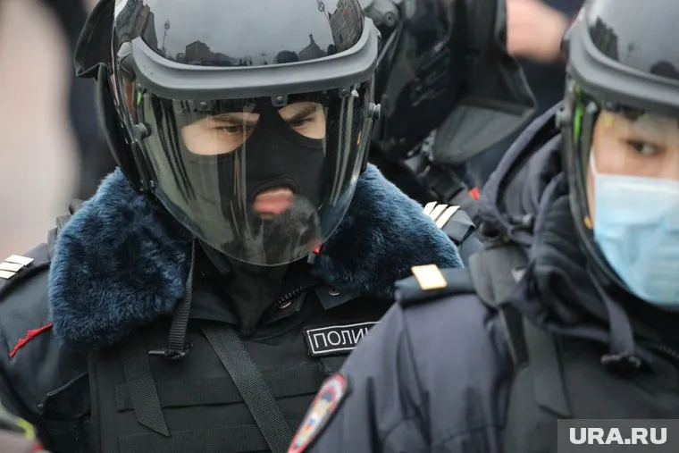 Операторов связи обязуют предоставлять силовикам данные о геолокации абонента