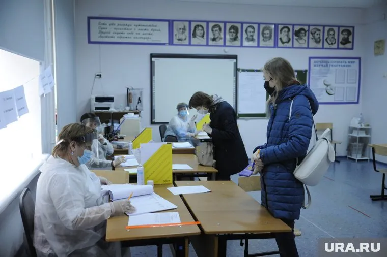 За пять дней на участки пришло 49,75% избирателей