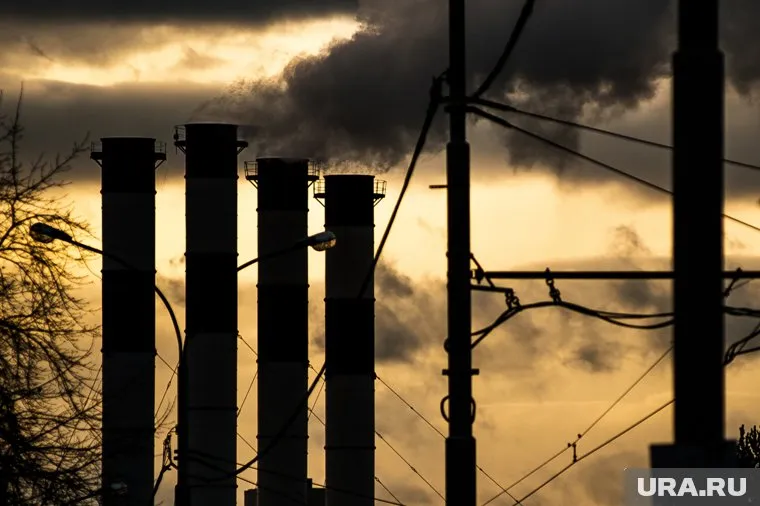 ФСБ провела веерную рассылку в сотни российских предприятий