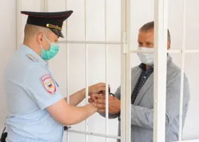 Замглавы челябинского управления ПФР отправили под арест к теще