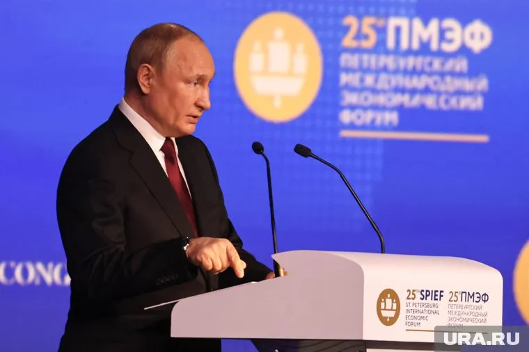 Новая модель миропорядка будет устроена по принципу социальной сети — это дал понять президент РФ Владимир Путин на саммите БРИКС+