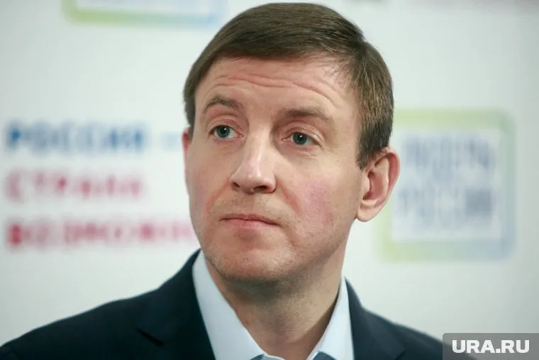 Вместе с Турчаком в уральскую столицу прибыли представители федеральных органов власти