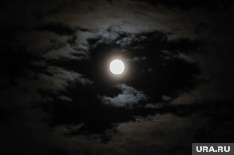 В Цветочное полнолуние следует заниматься медитацией и самопознанием